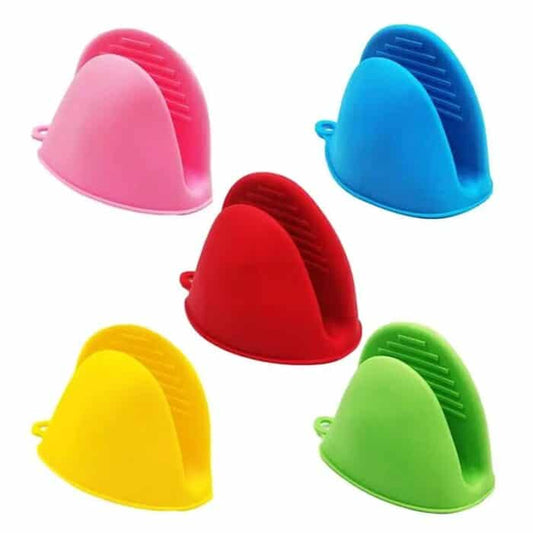 Silicone Heat Resistant Gloves Clips – Non-Slip Pot & Bowl Holder (Pair, Random Color)