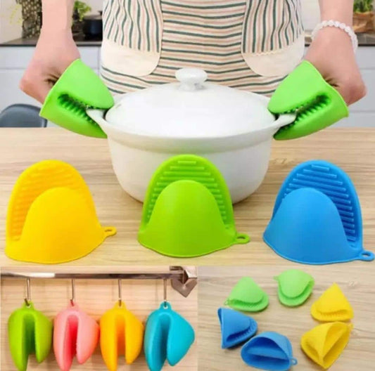 Silicone Heat Resistant Gloves Clips – Non-Slip Pot & Bowl Holder (Pair, Random Color)